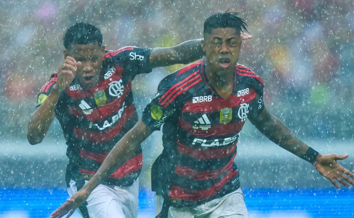 bruno henrique revela desejo de dividir prêmio individual com os companheiros do flamengo