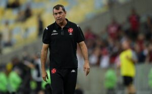 fábio carille é criticado pela torcida do vasco, após substituição: “É o queridinho…”