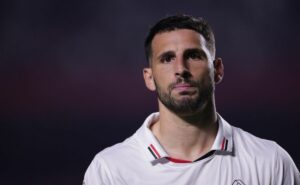 calleri desabafa após derrota no clássico e manda a real sobre o santos: “eles saíram”