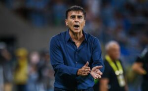 quinteros elogia monsalve e destaca evolução do grêmio na vitória sobre o juventude