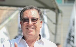 marcelo teixeira muda de ideia no santos e aceita negociar joão schmidt com corinthians