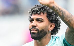 gabigol vai mal no cruzeiro e torcida dispara após eliminação no mineiro: “se posicionando mal”