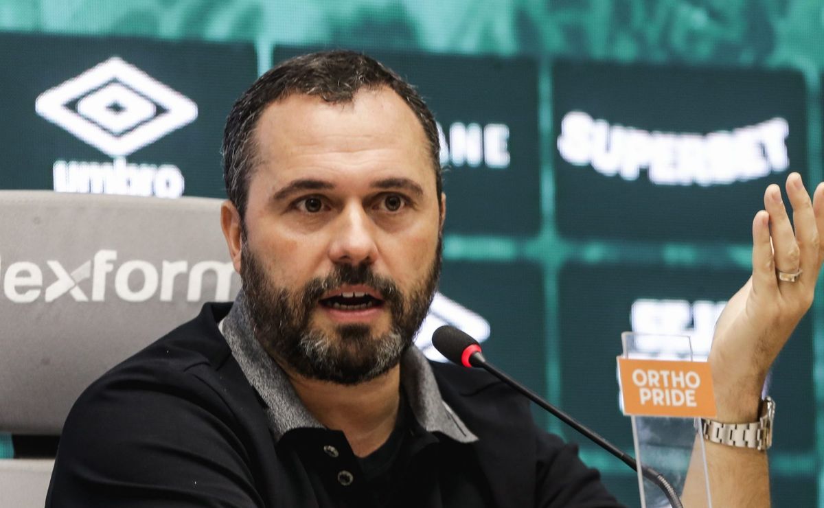 mário bittencourt quer contratar atacante polivalente para repor saída de kauã elias no fluminense