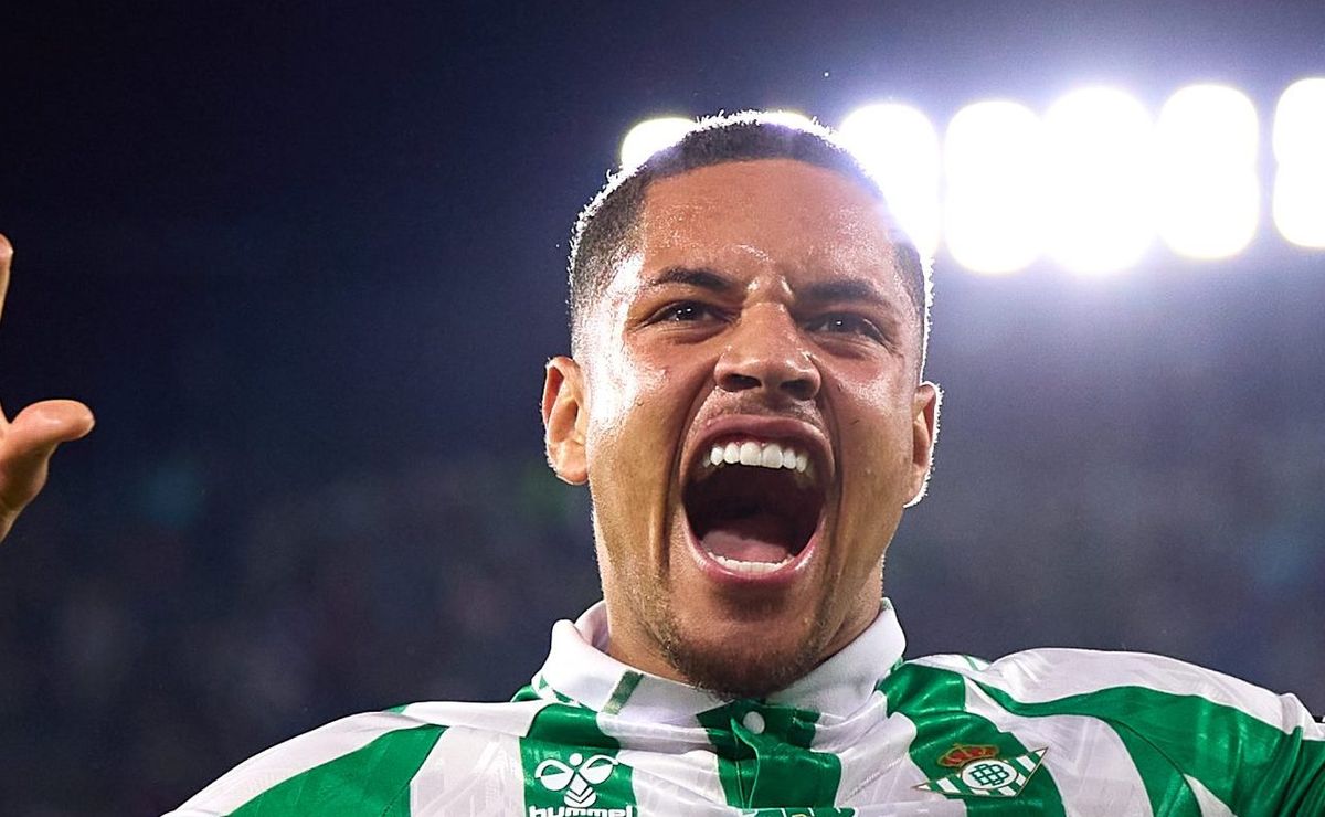 vitor roque terá o maior salário do palmeiras em negócio concluído com o barcelona tendo aceite 