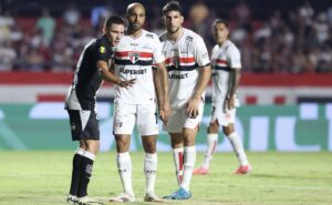 lucas moura revela conversa com neymar sobre gramado sintético: “ataque”