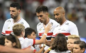 são paulo liga alerta para o sistema defensivo após sofrer oito gols nos últimos cinco jogos