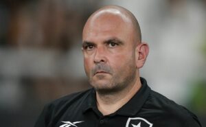leiria afirma que pouco tempo de preparação prejudicou botafogo contra o flamengo: “ficou evidente”