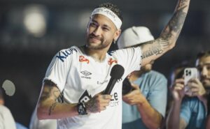 perto da estreia, neymar surpreende caixinha e todo elenco do santos com sua forma física