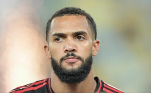 saída de juninho do flamengo 1 mês após chegada é cobrada pela nação: “igual fizeram com alcaraz”