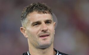 reprovado como reserva de vegetti no vasco, girotti deve fechar com rival da série a