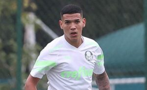 naves pode trocar palmeiras por grêmio após indecisão da diretoria do cruzeiro em negociação