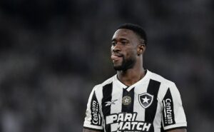 bastos está fora da final da recopa e fará tratamento conservador em lesão no joelho