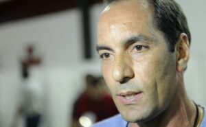 edmundo aponta falhas, cobra pedrinho e manda forte recado: “eu nunca fui fã”