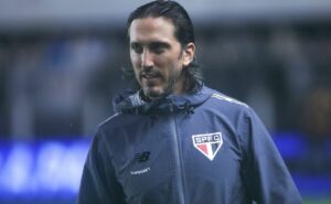 escalação do são paulo: zubeldía prepara time ofensivo e se decide sobre quarteto como titular 