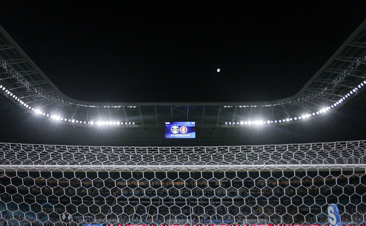 com gols no segundo tempo, gre nal 444 termina empatado