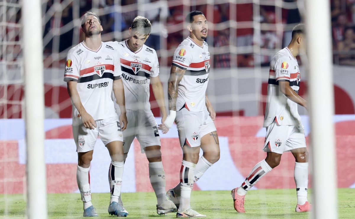 são paulo sofre queda na média de público com fase ruim e jogos em brasília