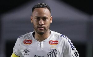neymar faz golaço olímpico pelo santos e câmeras flagram torcida ovacionando craque: “começaram a aplaudir”
