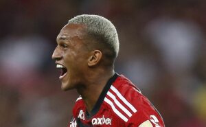 wesley é disputado por real madrid e barcelona; flamengo deve concretizar venda em julho