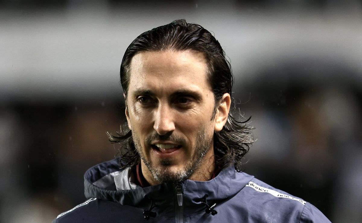 zubeldía revela razão principal da derrota em santos x são paulo: “corremos mais riscos”