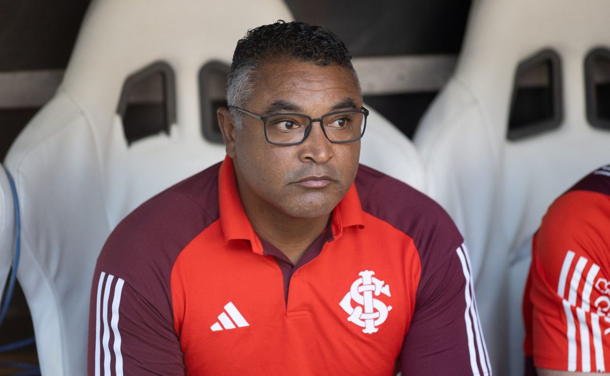 roger machado minimiza pressão no internacional visando o grenal 