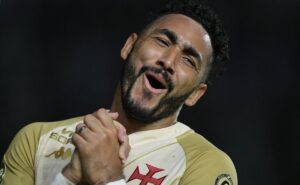 torcedores do vasco reagem à boa atuação de payet na copa do brasil 