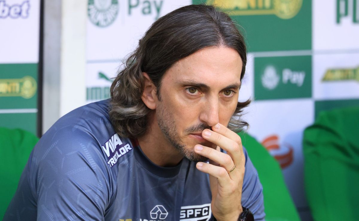 zubeldía demitido do são paulo tem decreto da torcida após empate contra o palmeiras