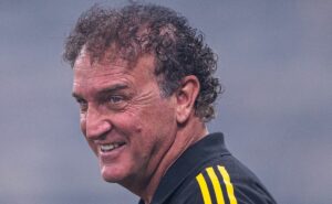 cuca não está satisfeito no atlético mg e confirma conversas por reforços com victor e paulo bracks