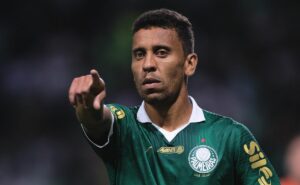 rony confessa ‘ajudinha’ de marcos rocha para escolher o atlético mg: “foi o primeiro”
