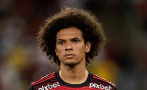 procurado pelo santos, willian arão pode voltar ao brasil para jogar no atlético mg