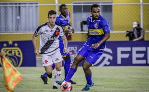 torcida do vasco critica atuação ruim de lucas oliveira e dispara: “novo léo pelé?”