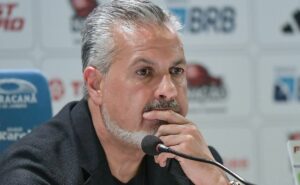 josé boto participa de polêmica sobre gramado sintético e dá solução após neymar e gerson criticarem