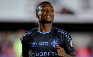 nathan fernandes está deixando o grêmio para assinar com o botafogo de john textor