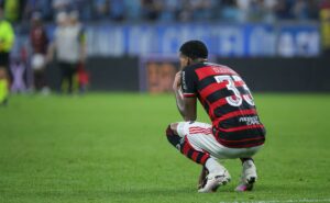 cleiton, do flamengo, toma punição por agressão em barboza e gerson é absolvido