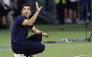 ex jogador campeão pelo palmeiras não poupa críticas a abel ferreira