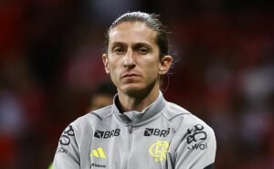 filipe luís fica encantado com reserva do flamengo e deve promover mudança no time titular em breve