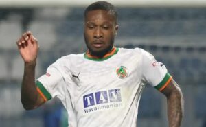 contratação de atacante junto a benjamín garré pelo vasco tem detalhes revelados por lucas pedrosa