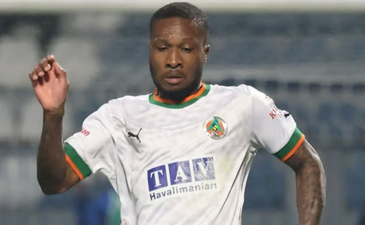 contratação de atacante junto a benjamín garré pelo vasco tem detalhes revelados por lucas pedrosa