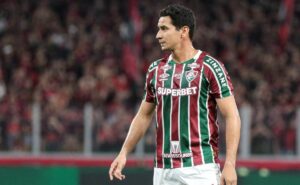 fluminense sofre com retrancas sem outro armador além de ganso
