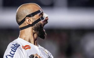 torcida do santos vibra e aponta thaciano melhor opção que tiquinho no ataque