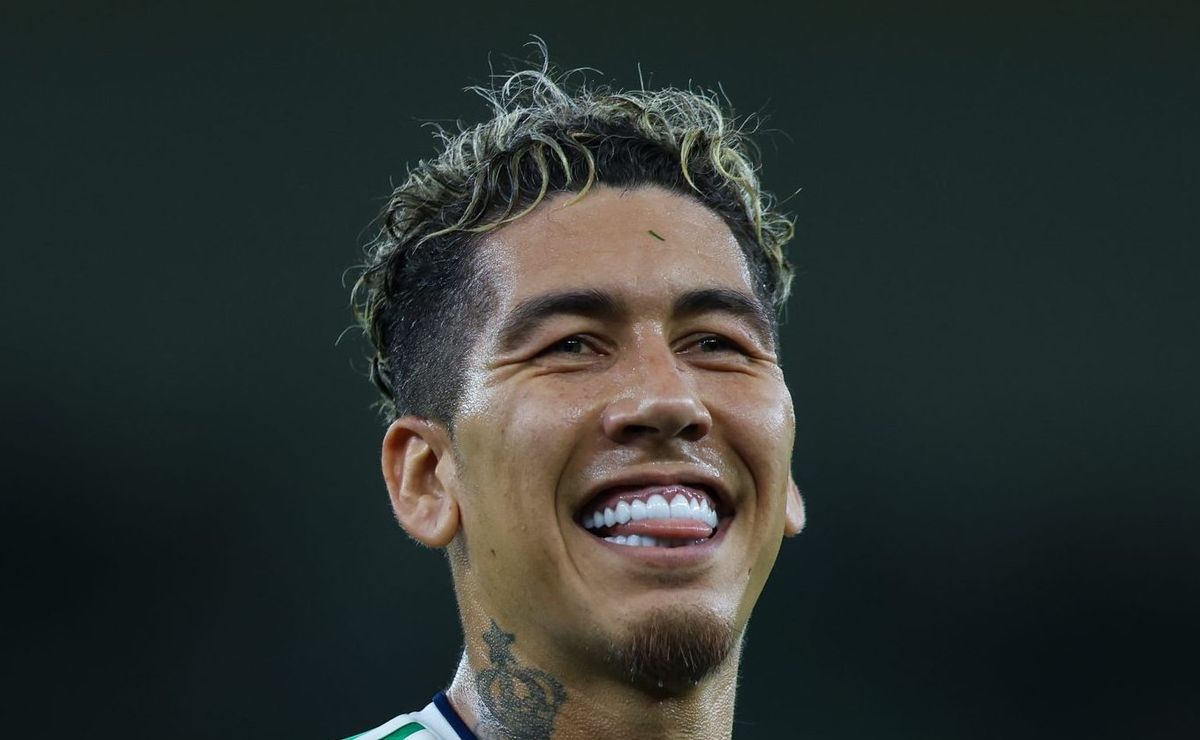 firmino não negocia com o palmeiras e pretende cumprir contrato no al ahli, revela jornalista