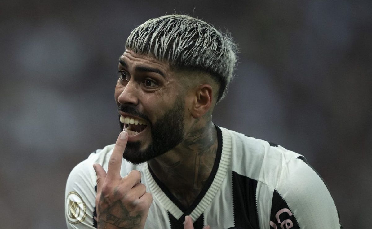 barboza pode levar punição pesada e ser suspenso por 12 jogos confusão em flamengo x botafogo