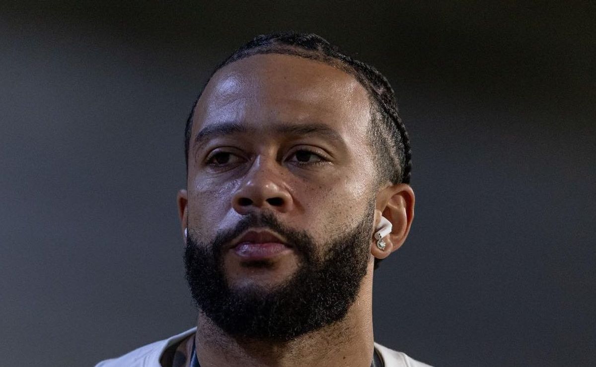 ramón díaz surpreende ao explicar as saídas de memphis e carrillo do corinthians: “precisamos refrescar”