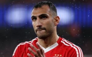 neymar feliz com benjamín rollheiser no santos tem aprovação feita por vangelis pavlidis, do benfica