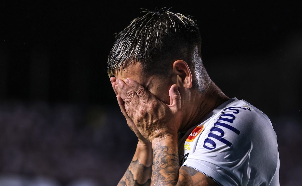 pedro caixinha revela que soteldo jogou o clássico no sacrifício e quase foi cortado da escalação do santos