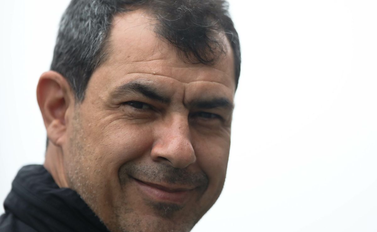 notícia de novo reforço anima fábio carille nos bastidores do vasco