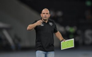 botafogo recebeu r$ 600 mil para mandar jogo contra o madureira em cariacica e tem prejuízo