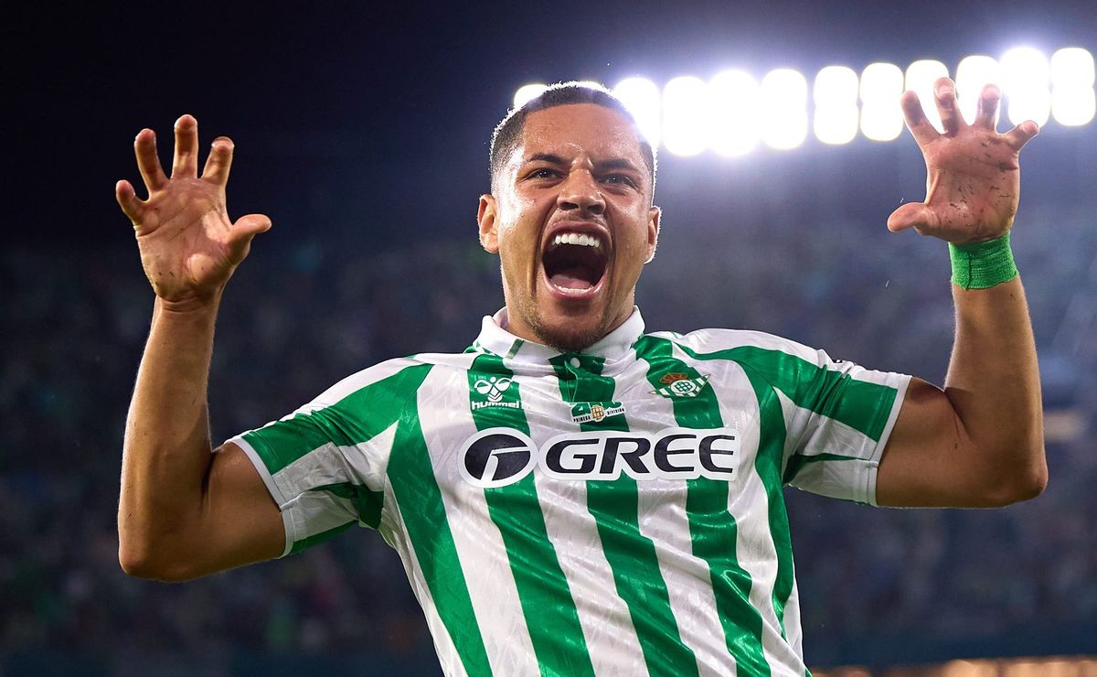 torcida do palmeiras reage à possível contratação de vitor roque