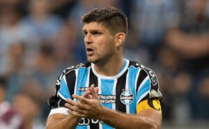 kannemann acelera recuperação no grêmio e retorno deve acontecer antes do previsto