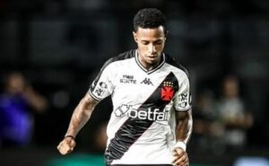meia que veio de rival é o líder de assistências do vasco na temporada