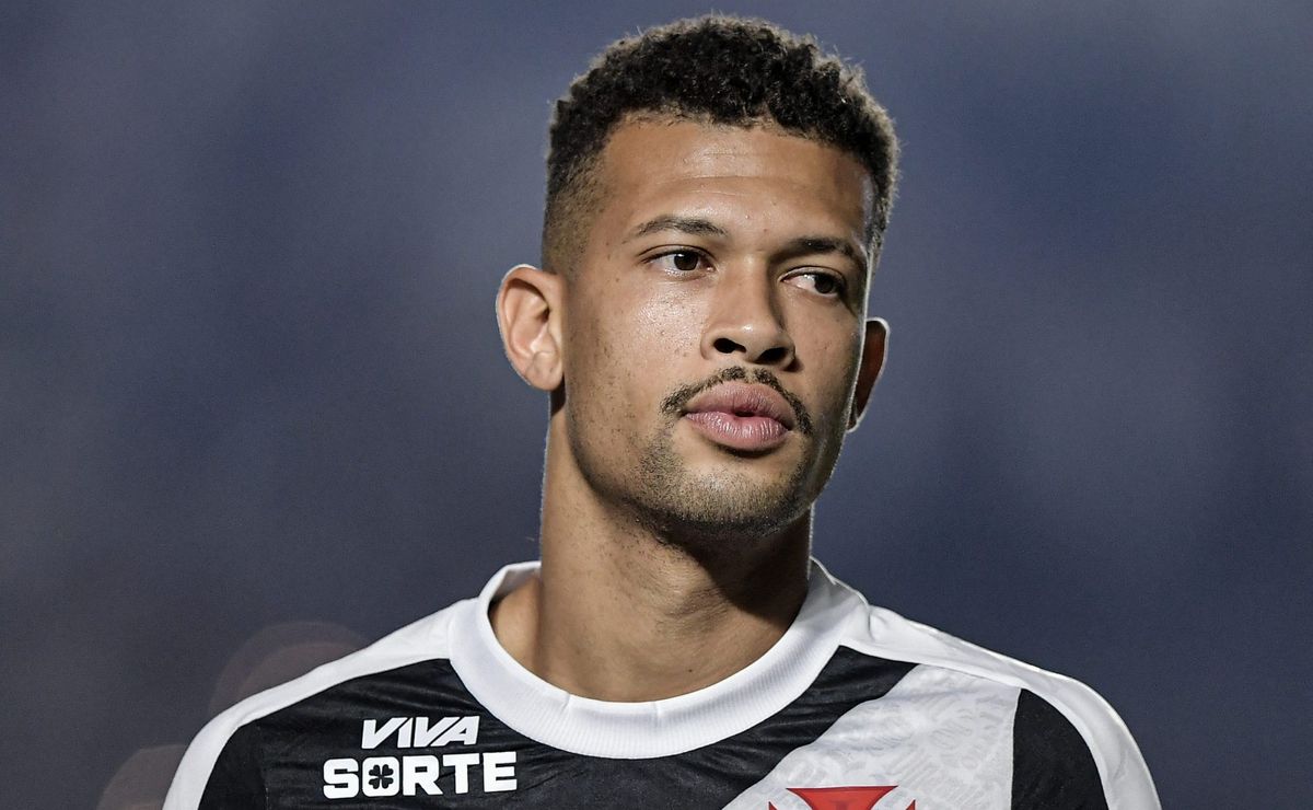 vasco segura joão victor após rumores ligando o zagueiro ao atlético mg